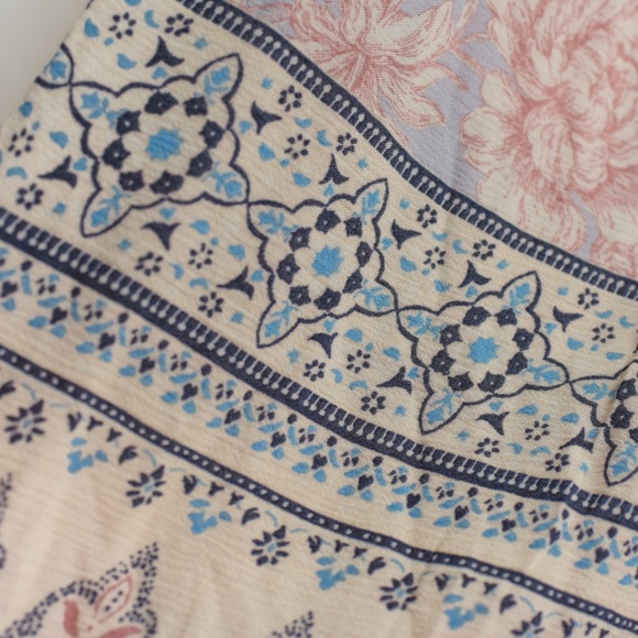 NWOT American Eagle Embroidered Mixed Floral Tassel Boho Flowy Top Medium - Picture 8 of 16